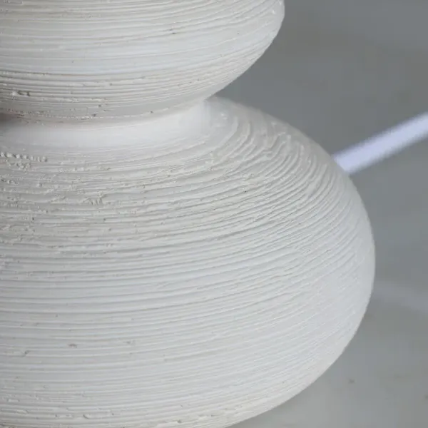 lampara sobremesa blanca rattan 2