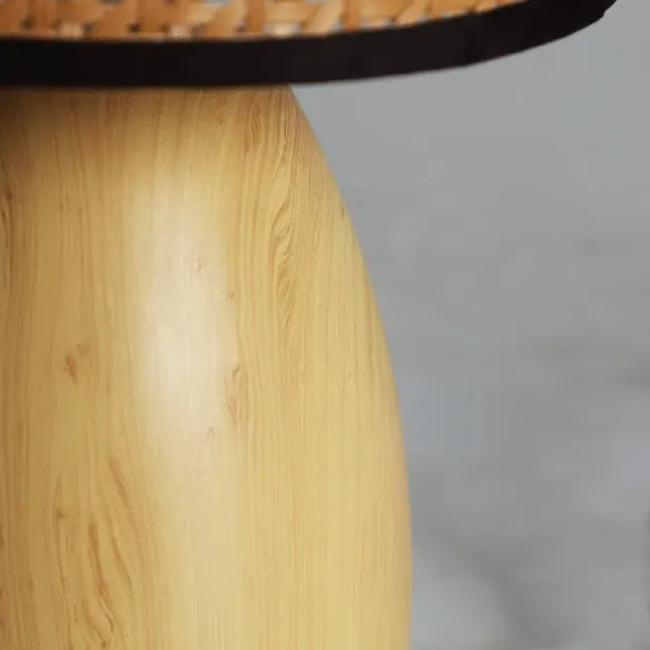 lampra sobremesa beig rattan