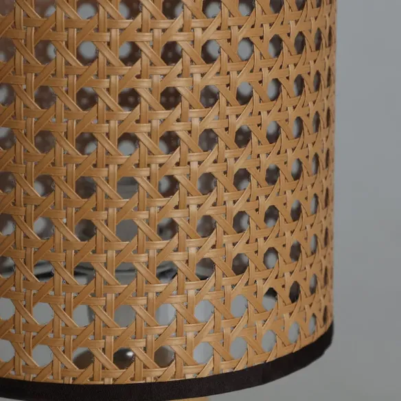 lampra sobremesa beig rattan