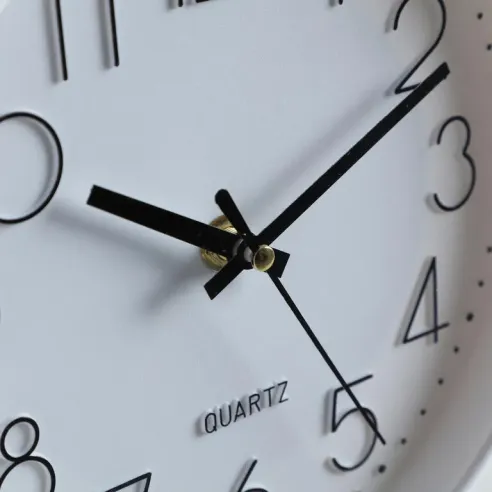 reloj pared blanco y negro