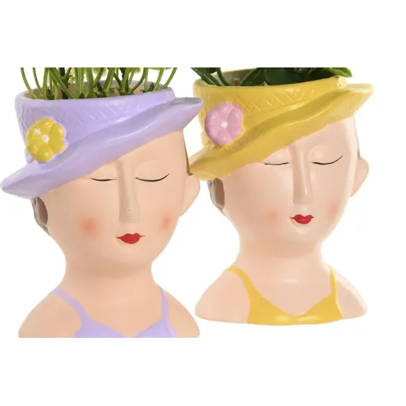 planta chica con sombrero