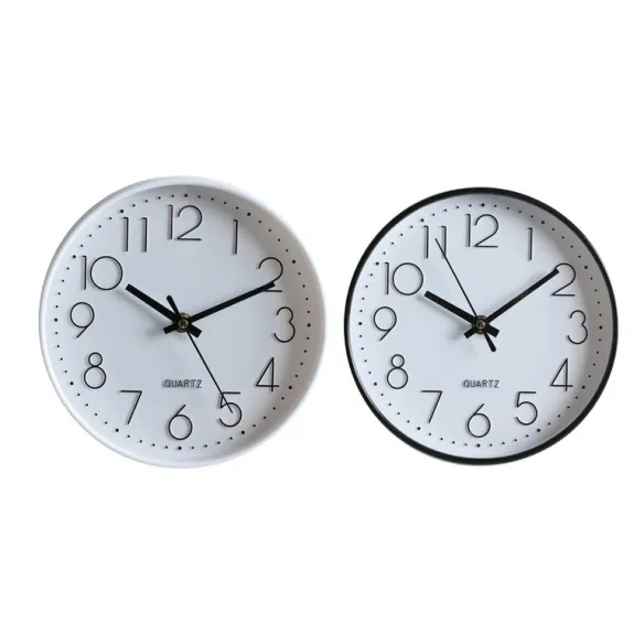 reloj pared blanco y negro