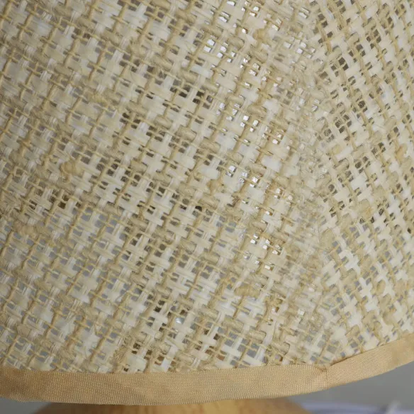 lampara sobremesa marron rattan