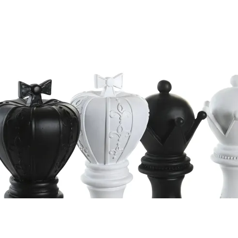 figura ajedrez blanca y negra